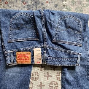 NWT- Men’s Levi’s 502 Tapered Stretch Jeans